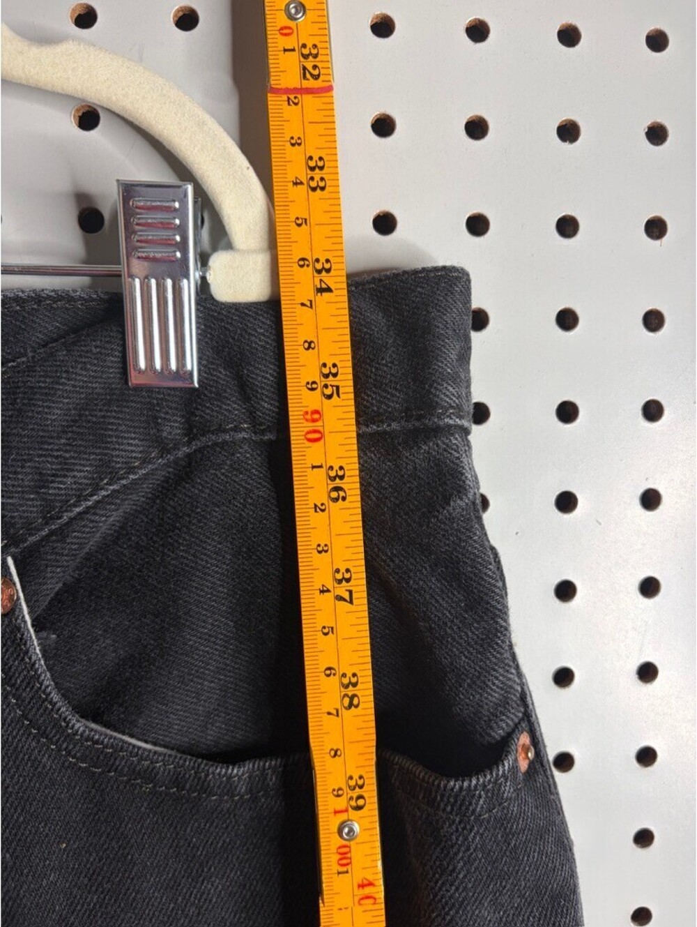 Levi's 550 Relaxed Fit Black Denim Jeans, Waist 42, Length 32